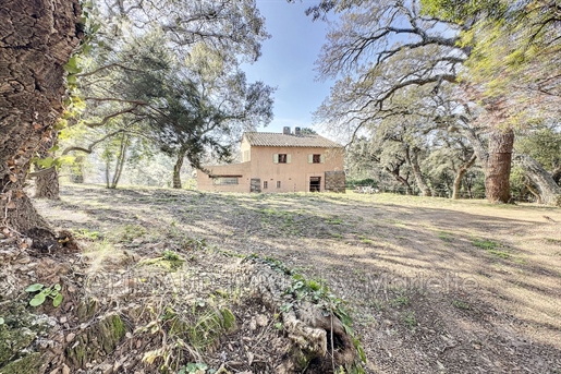Country house on 1.6 ha of land
