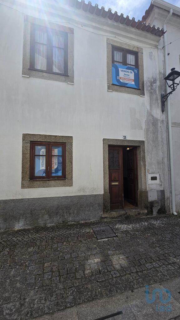 Home / Villa with 4 Rooms in Pedrógão Grande with 120,00 m²