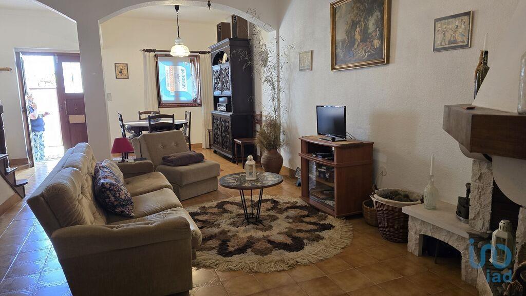 Home / Villa with 4 Rooms in Pedrógão Grande with 120,00 m²