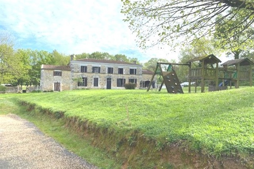 Charente Maritime - Domaine de Caractère en Pleine Nature avec