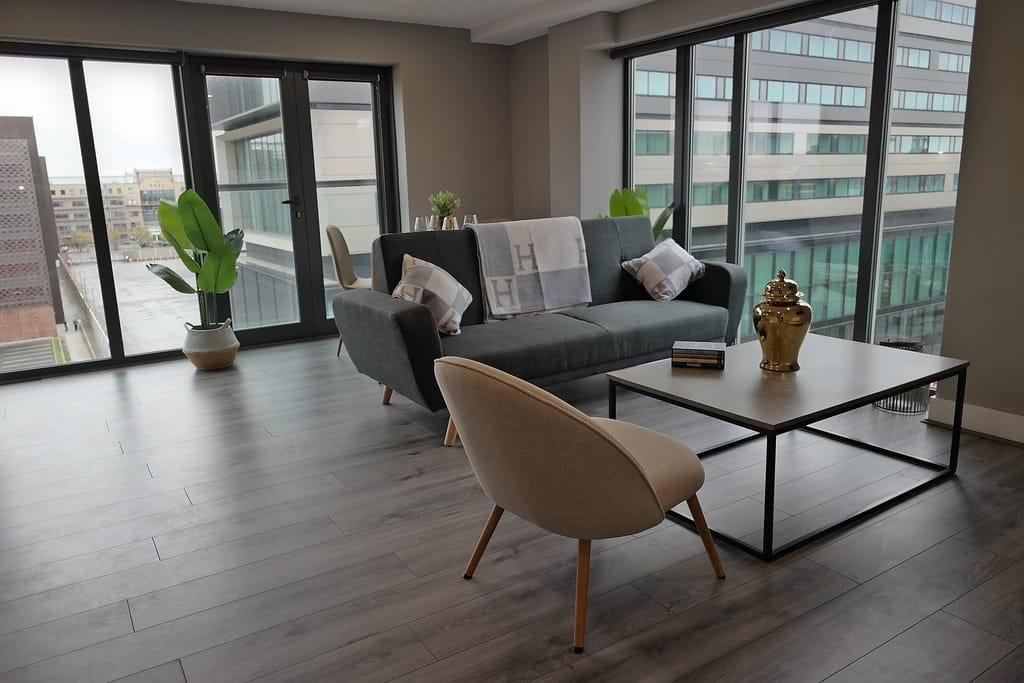 We are proud to present the Two Bedroom Dual Aspect Apartments at Monarchs Quay, Liverpools premier