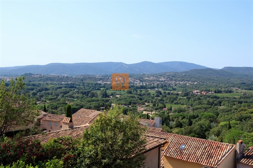 In Grimaud (83), huge village house with terrace to make your life dream come true
