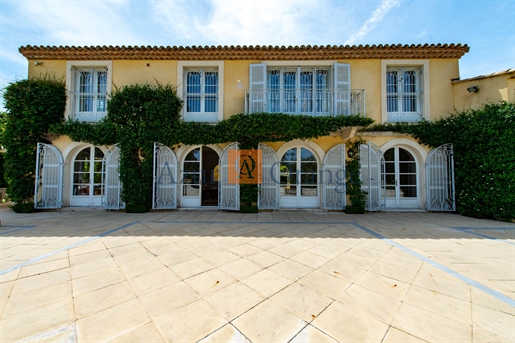 Villa élégante à proximité du centre et des plages