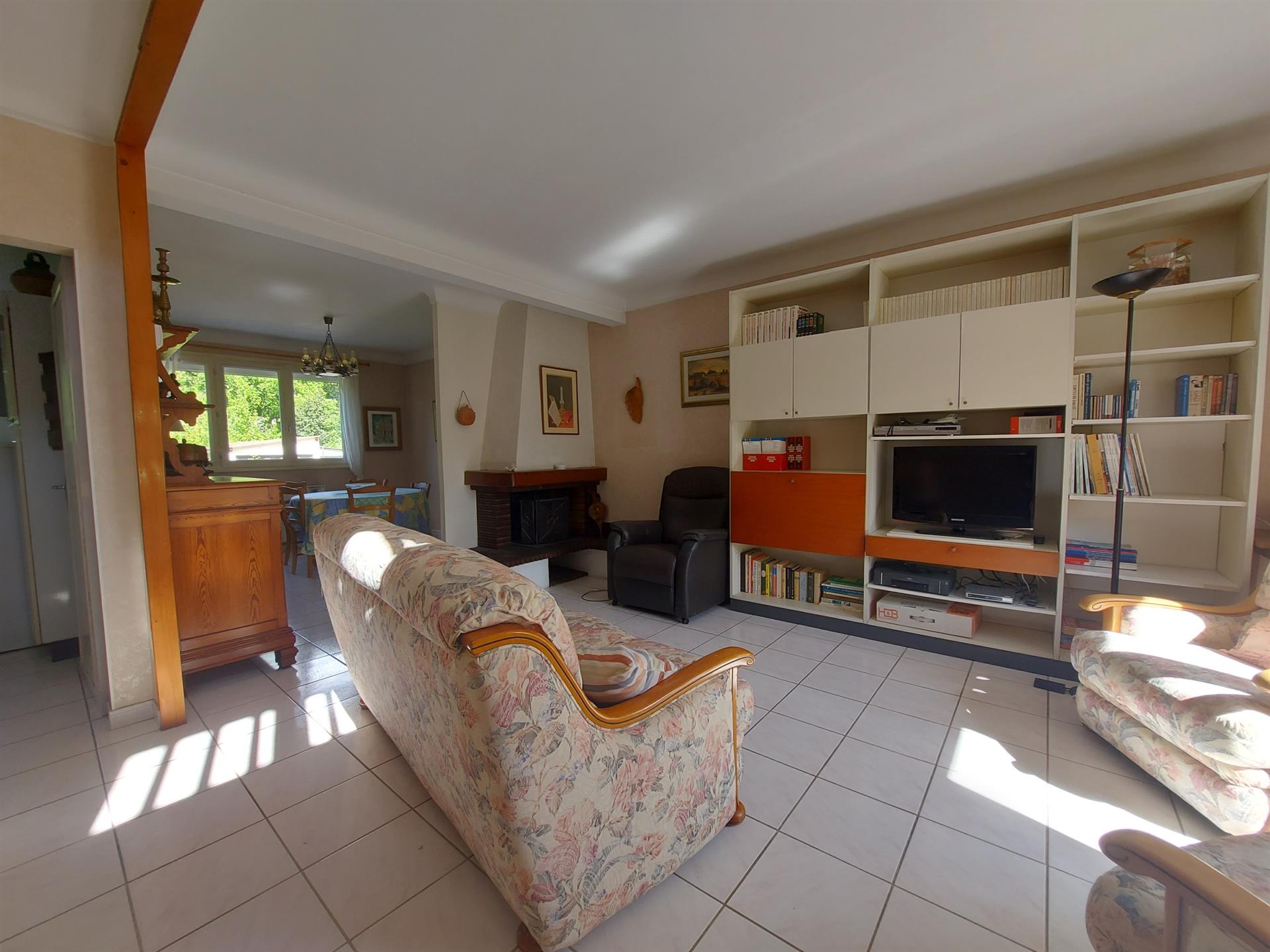 Maison familiale 3 chambres + bureau très grand terrain