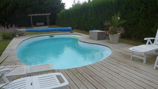 10 Km From Loulay And 16 Km From St-Jean D'angely, In A Hamlet 10 Min From The Shops