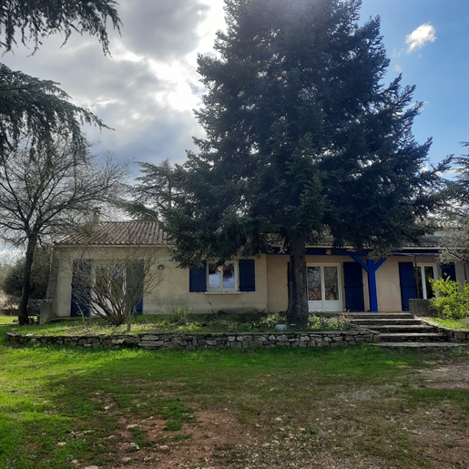 A Vendre - Tres Grande Villa Avec Piscine - Secteur Quissac