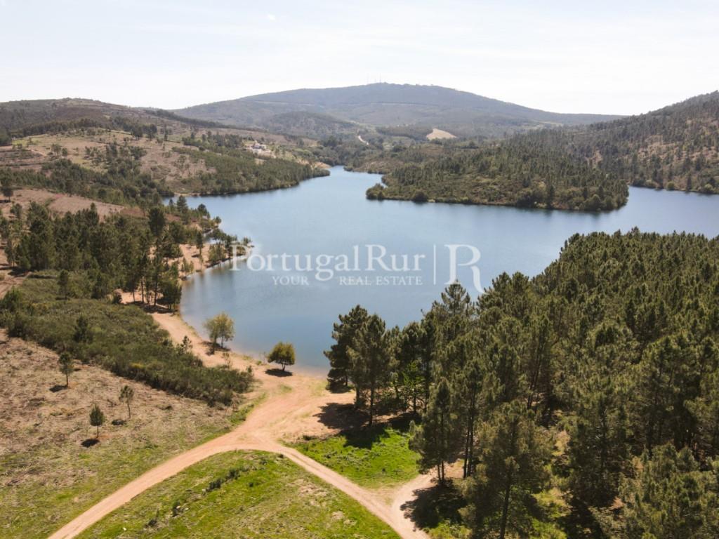 Farm with 28 ha for investment linked to Natura Tourism