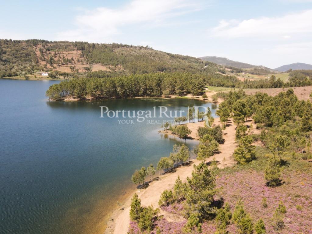 Farm with 28 ha for investment linked to Natura Tourism