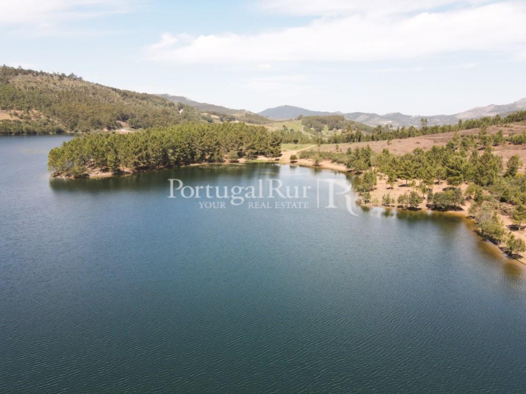 Farm with 28 ha for investment linked to Natura Tourism
