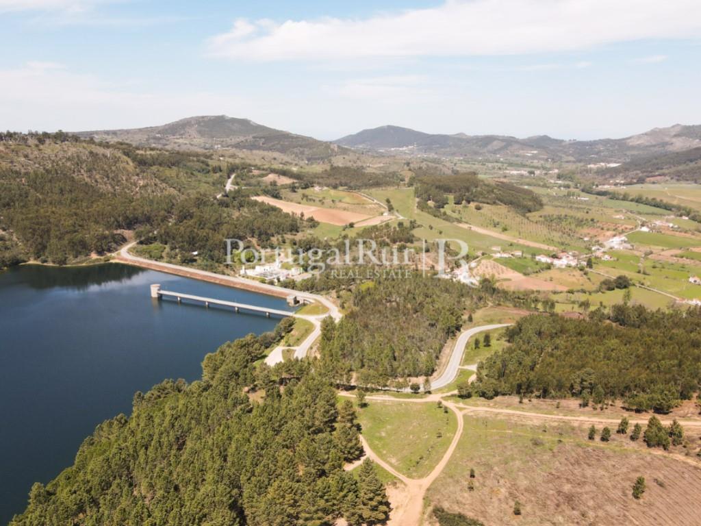 Farm with 28 ha for investment linked to Natura Tourism