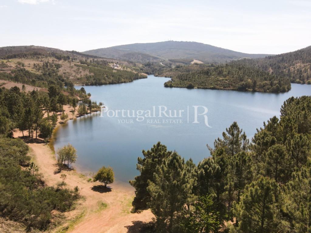 Farm with 28 ha for investment linked to Natura Tourism