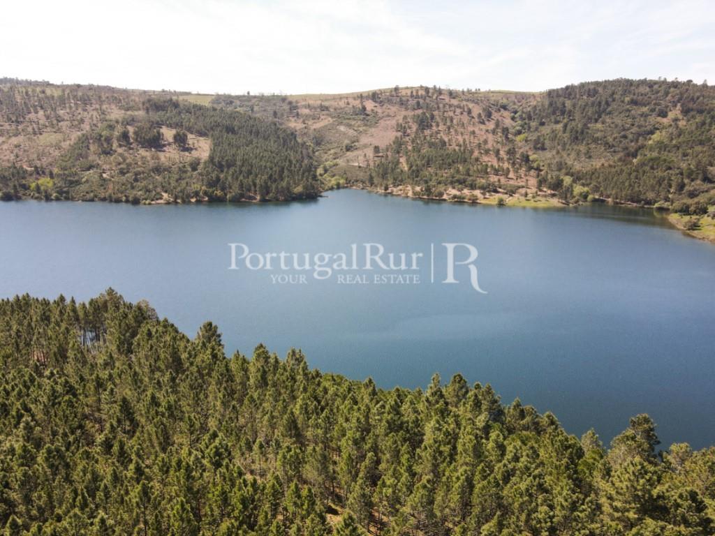 Farm with 28 ha for investment linked to Natura Tourism
