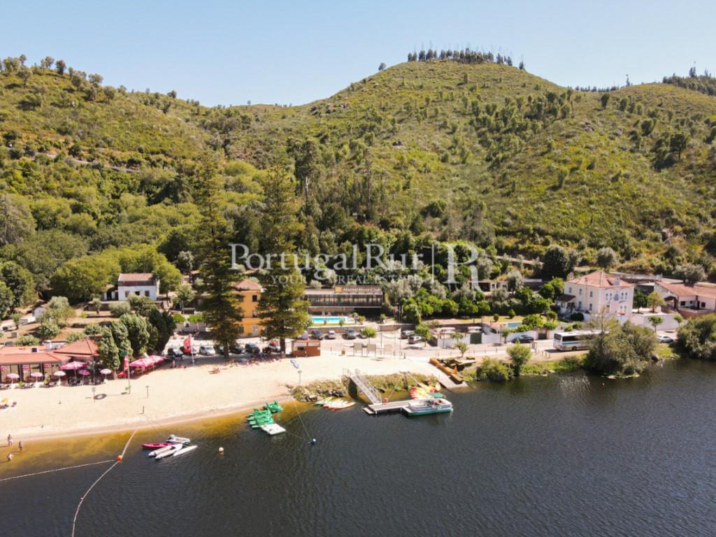 Fantastic 8-bedroom manor house in Praia do Alamal