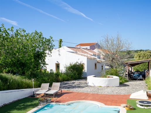 Small paradise near Ericeira with garden and pool