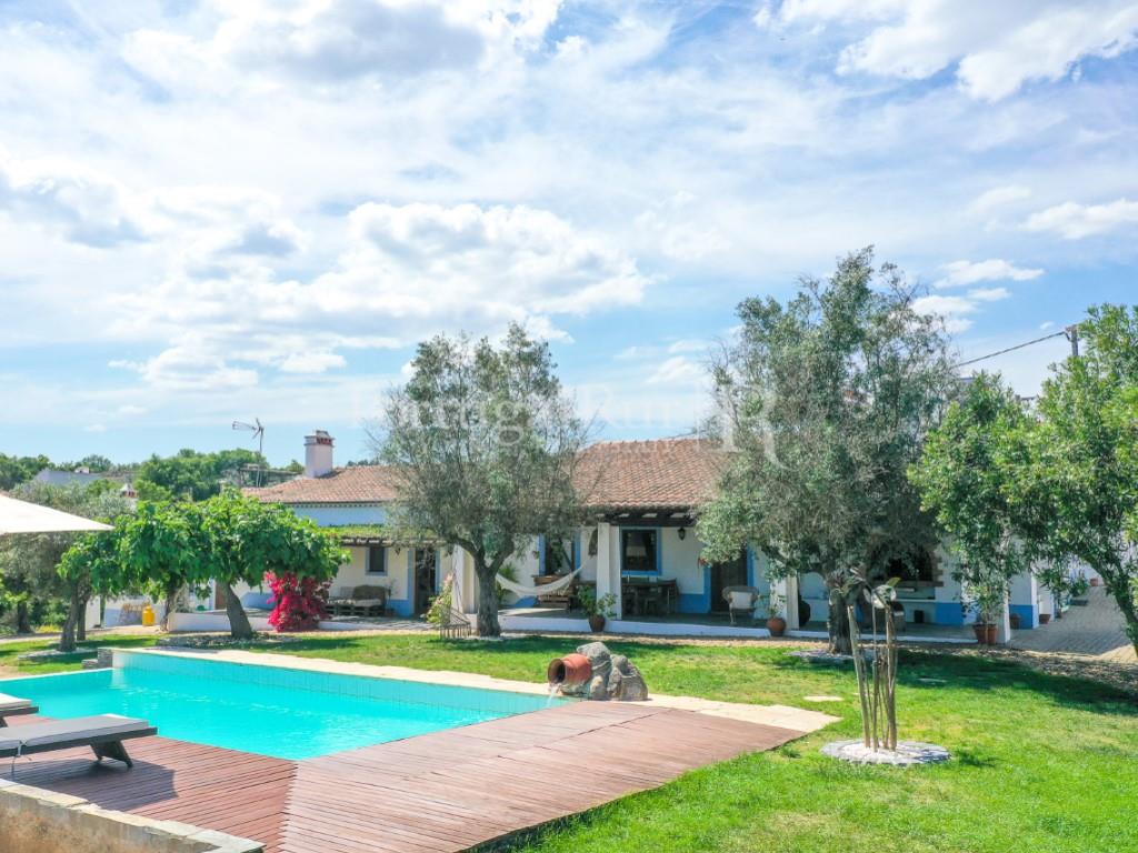 Charming Alentejo property in the heart of the Serra D'Ossa, near Estremoz and Évora