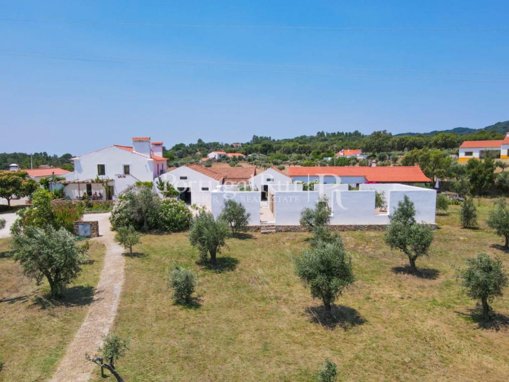 Magnificent farm in Serra de S. Mamede with Rural Tourism