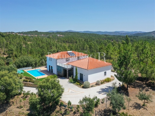 Beautiful villa with swimming pool, recently restored in the Sertã region, 1.50h from Lisbon