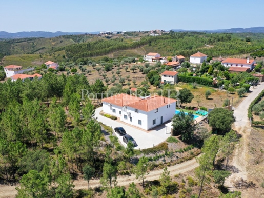 Belle villa avec piscine, récemment restaurée dans la région de Sertã, à 1h50 de Lisbonne