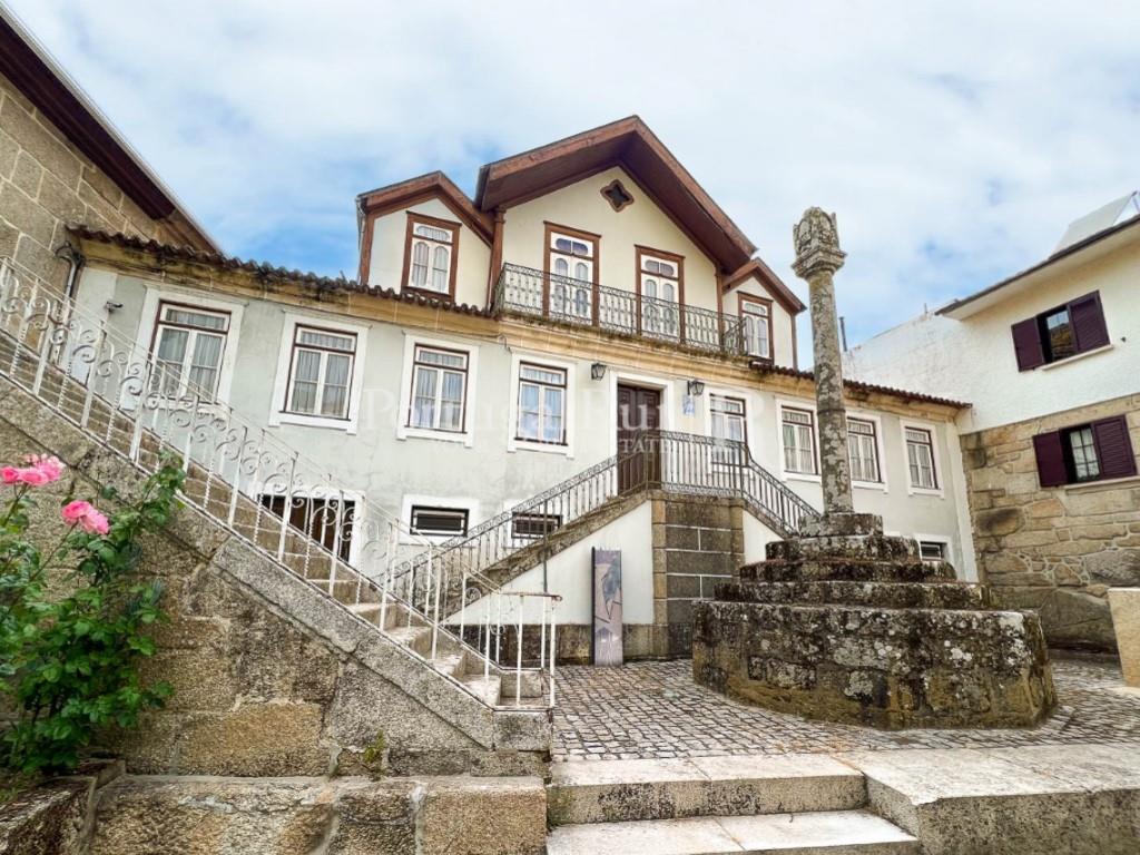 Century-Old Farm with Manor House in Viseu