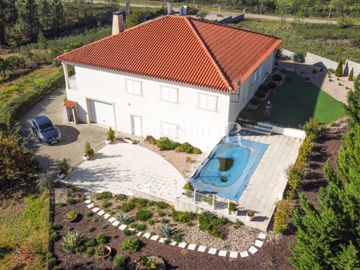 Villa with swimming pool, ready to move into