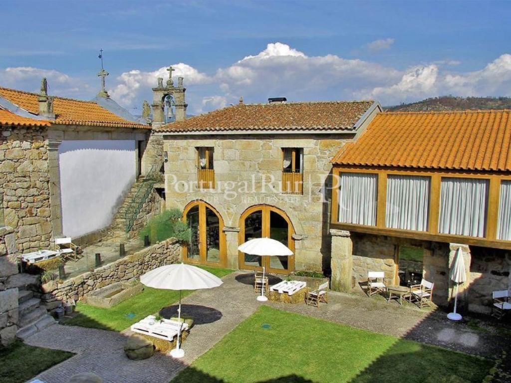 Manor House from the Xviii Century working as Rural Tourism
