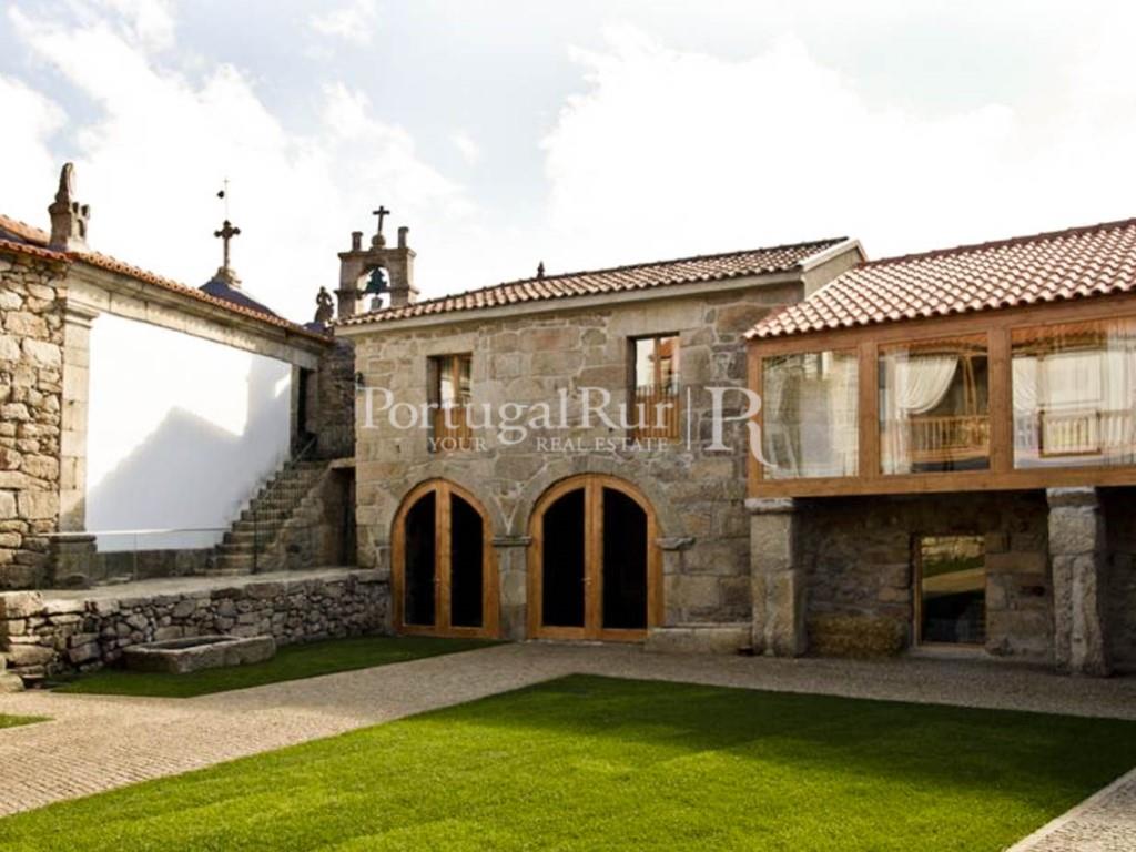 Manor House from the Xviii Century working as Rural Tourism