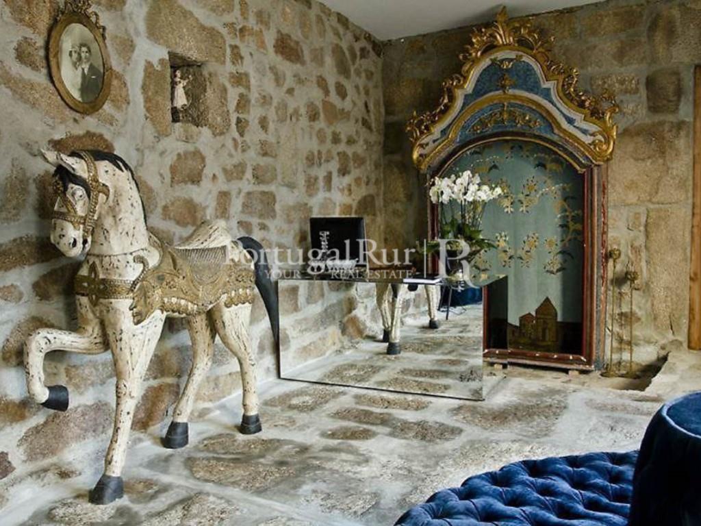 Manor House from the Xviii Century working as Rural Tourism
