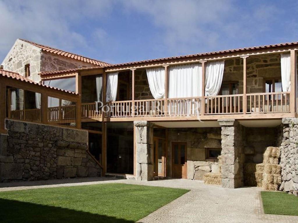 Manor House from the Xviii Century working as Rural Tourism