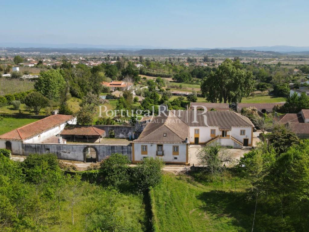 Farm with manor house in the Coimbra area