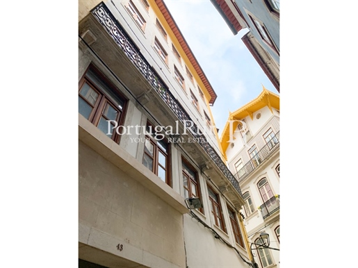 Downtown Coimbra Building - 9 apartments 2 comercial space