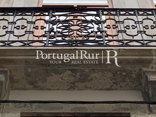 Downtown Coimbra Building - 9 apartments 2 comercial space