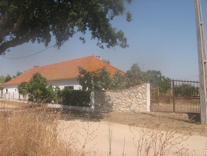 Farmhouse just 35 km from Lisbon Airport