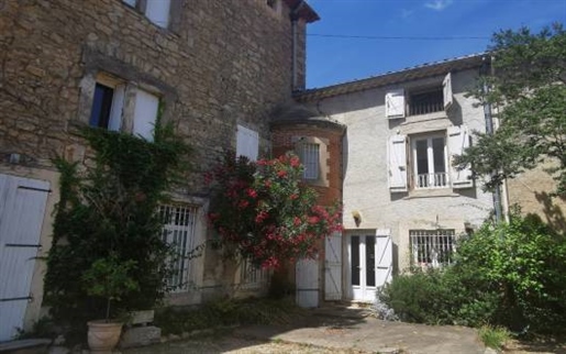 Béziers 18th Century stone house 2 bedrooms with 2 shower...