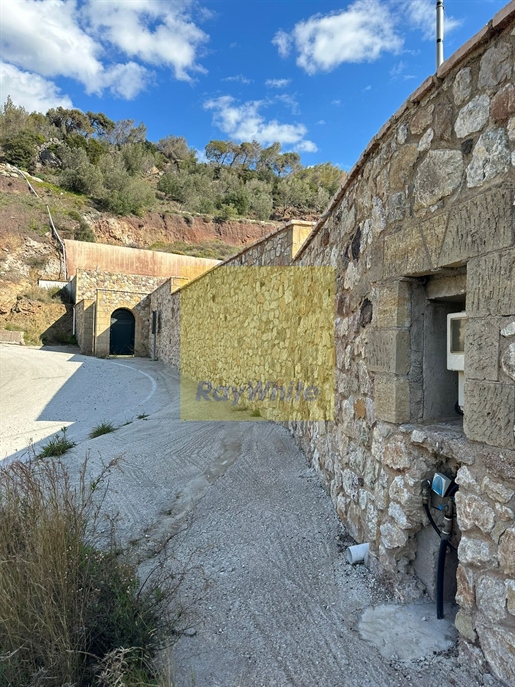 211271 - Maison ou villa indépendante à vendre à Loutraki-Perachora, 340 m², €1,000,000