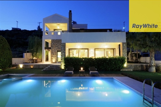 605047 - Villa à vendre à Malesina, 196 m², €800,000