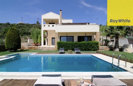 605047 - Villa à vendre à Malesina, 196 m², €800,000