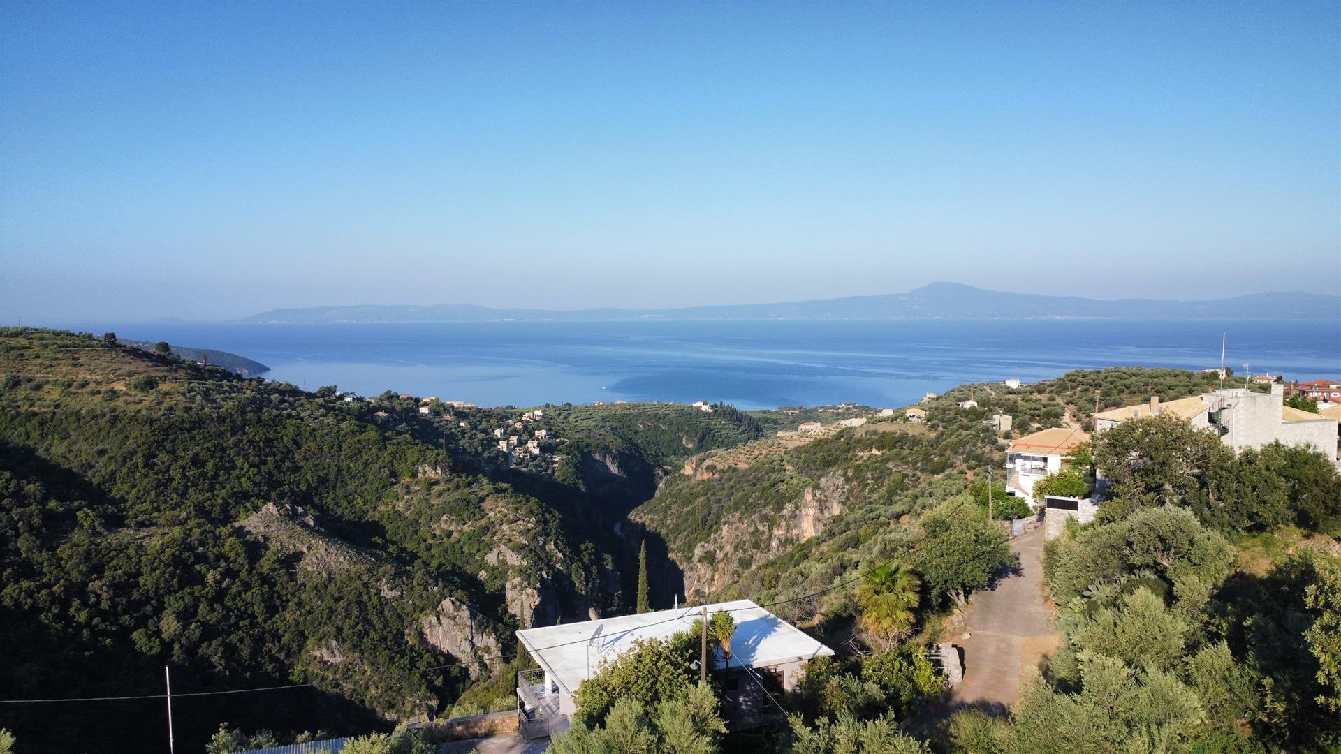 Plot for sale in Megali Mantineia