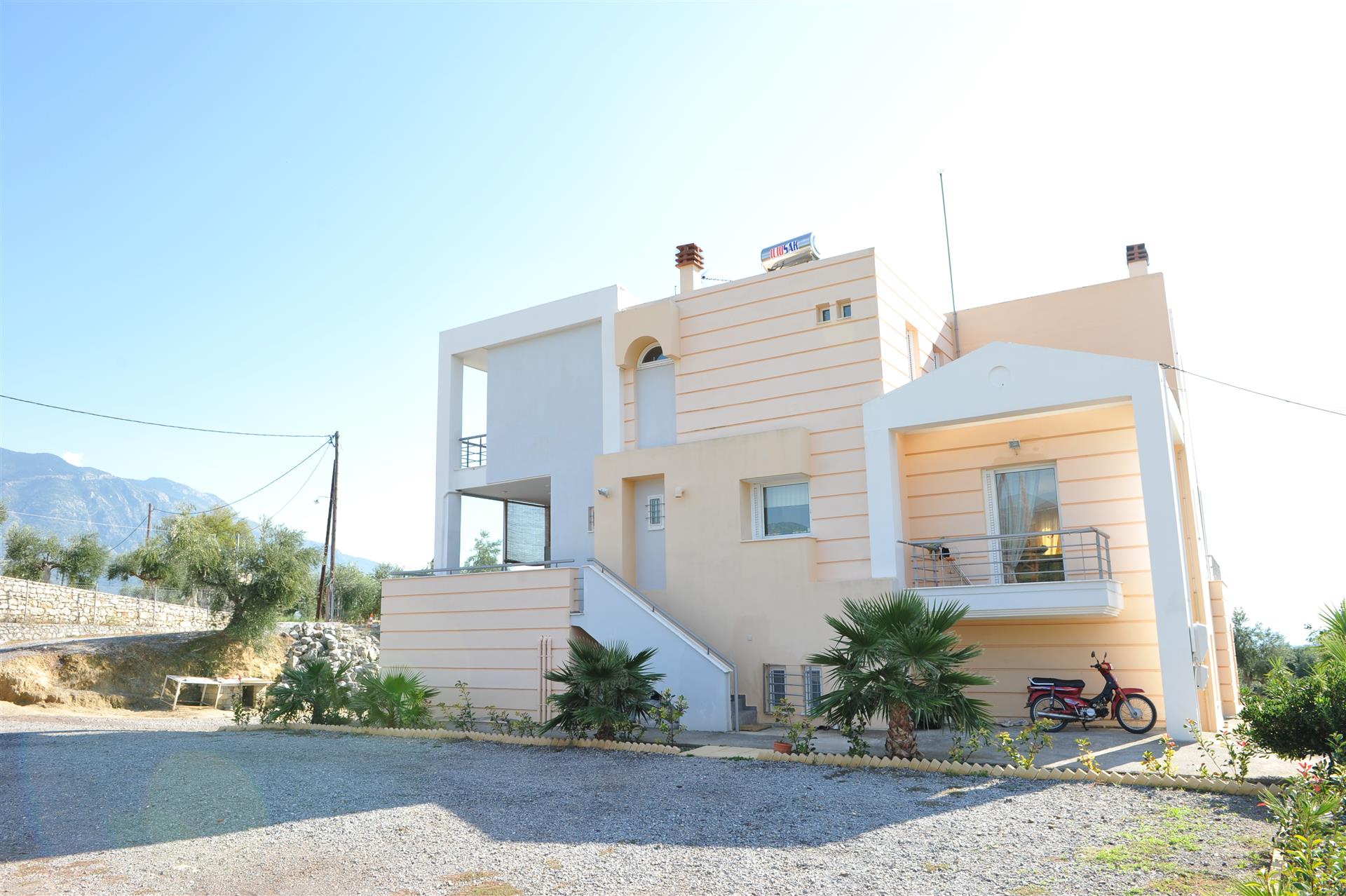 Excellent villa for sale in the Kallithea area of Kalamata