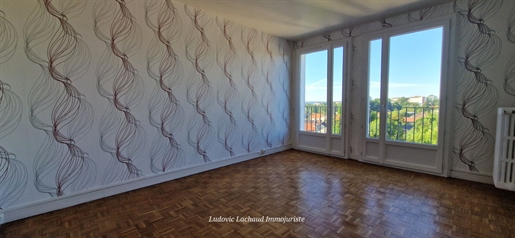 West district T3 apartment of 58m² with balcony