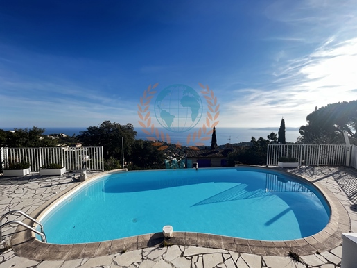 Detached villa with panoramic sea view