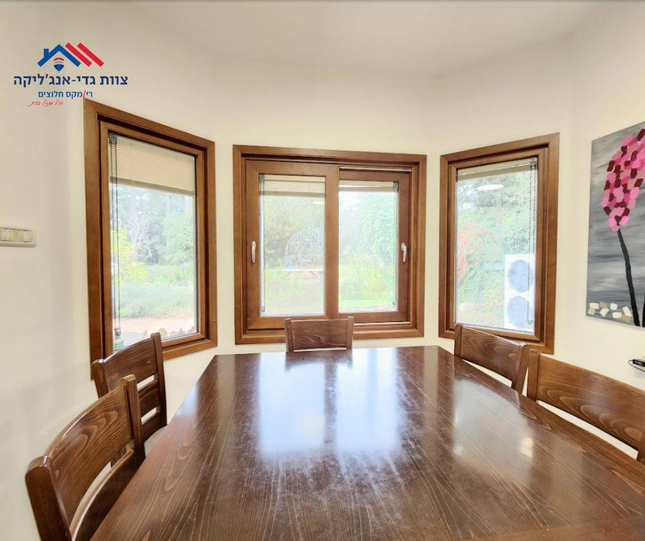 For sale in kfar- vradim 7-room Private house/Villa