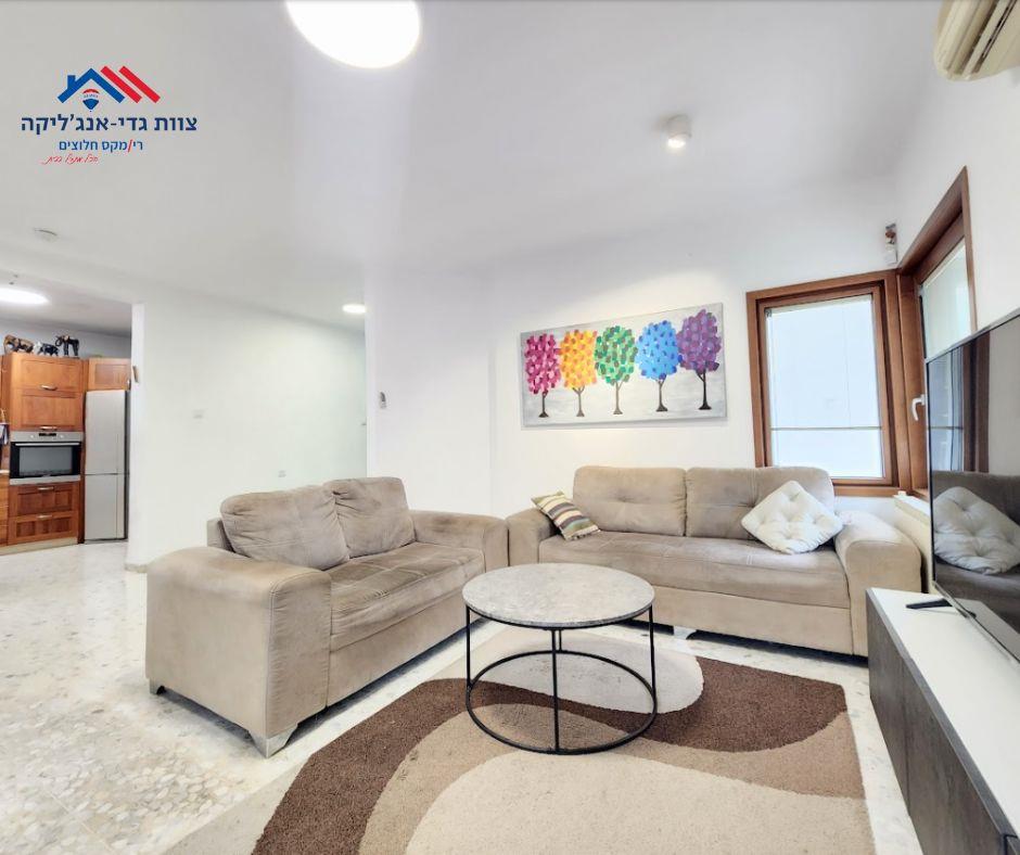 For sale in kfar- vradim 7-room Private house/Villa