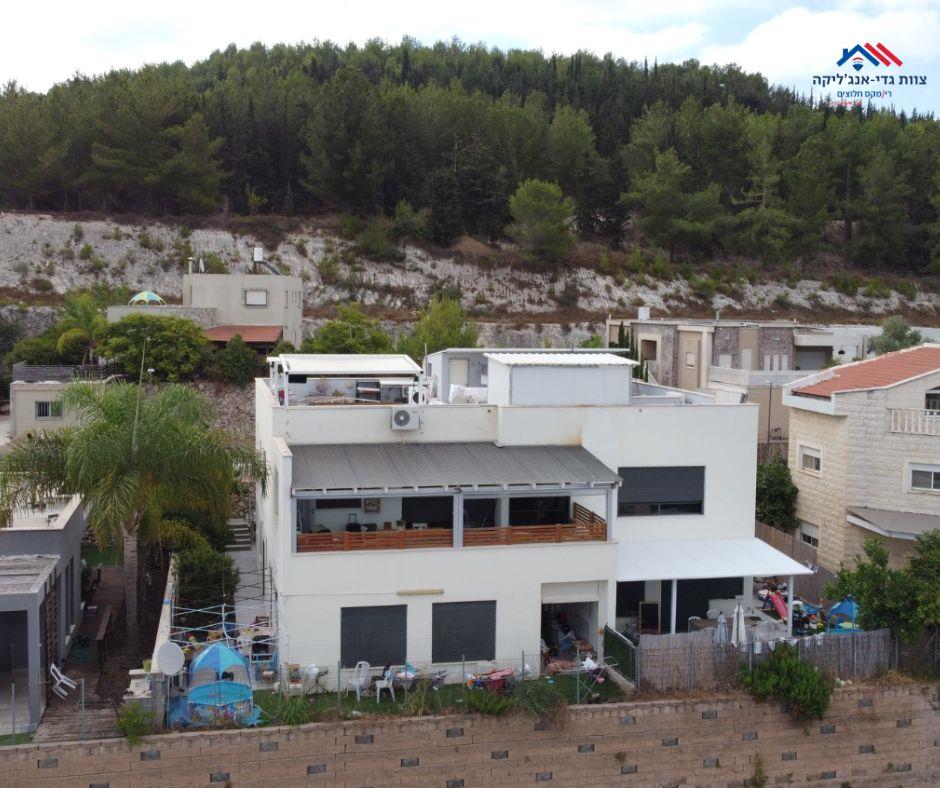 For sale Kfar-vradim in Israel 11-room private House/Villa
