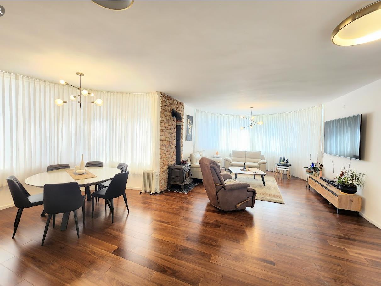For sale privat house/villa in the city Maalot