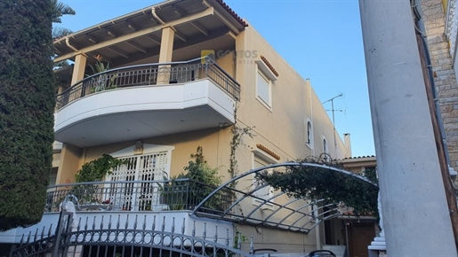 (For Sale) Residential Maisonette || Athens South/Alimos - 370 Sq.m, 6 Bedrooms, 1.000.000€