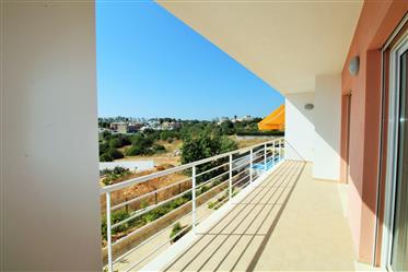 Magnificent 3 bedroom apartment in a new building with swimming pool, 5 minutes walk to the beach