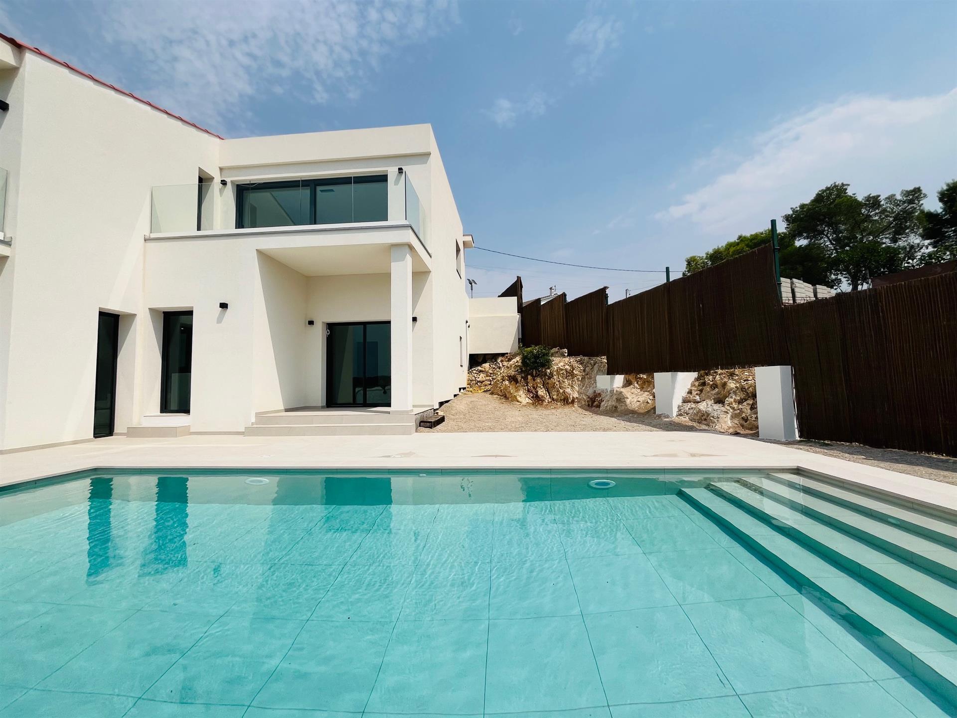 Amazing newly built villa with views of the Garraf Natural Park!