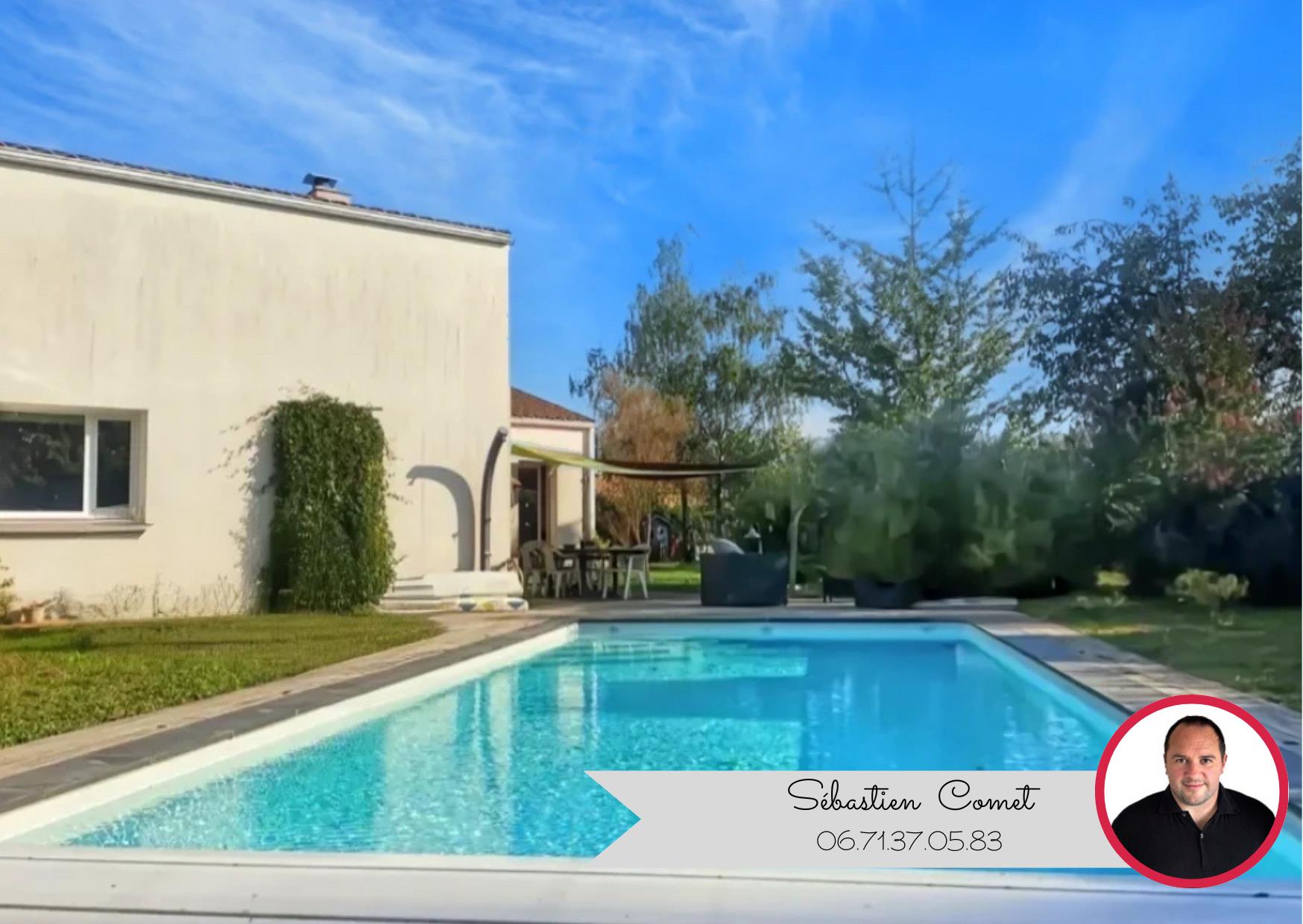 For sale Family home with swimming pool Exclusively in Montbert