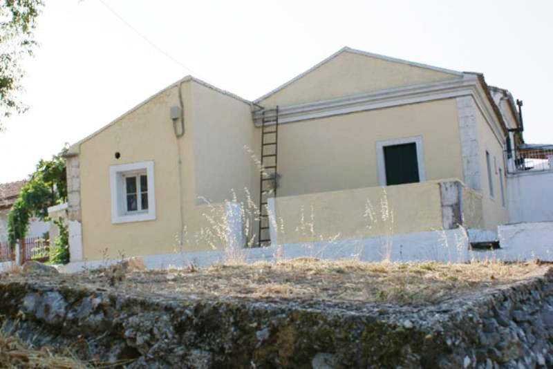 Loutses, Maison en pierre 140m² 200.000 euros