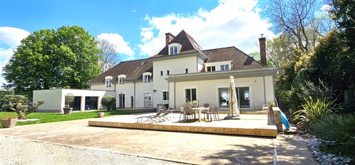 Elegance and Prestige in the Heart of Essonne: Luxury Property in La Norville
